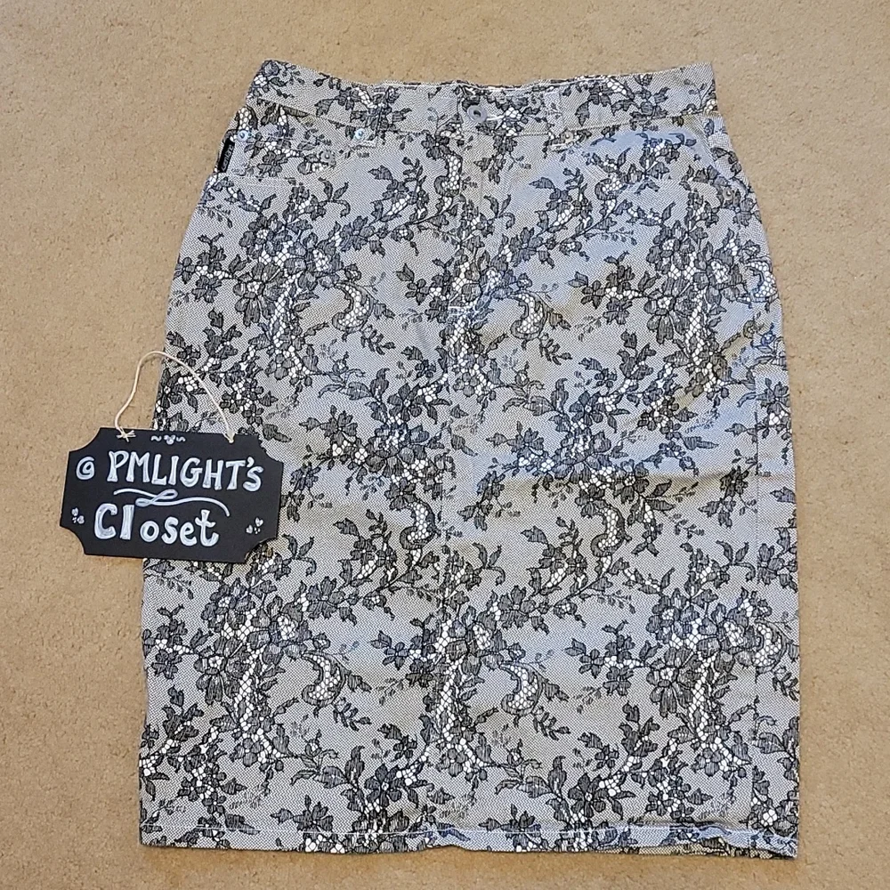 Karen Kane In-style Skirt Size 10 White with Black Floral Lace Pattern
